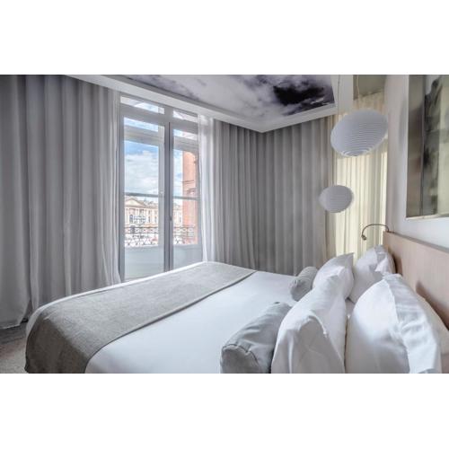 Le Grand Balcon Hotel