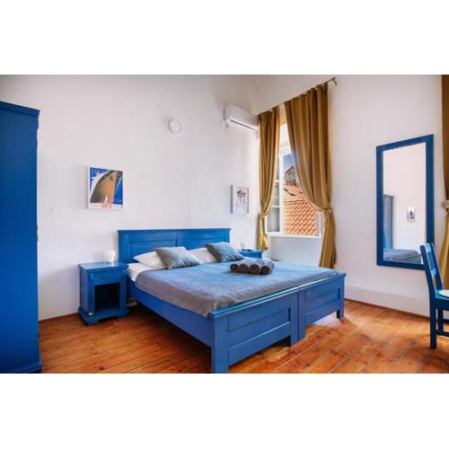 LE MURA OLD TOWN APARTMENT by DuHomes