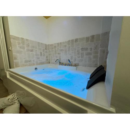 Le Plaisir Luxury Room con vasca idromassaggio