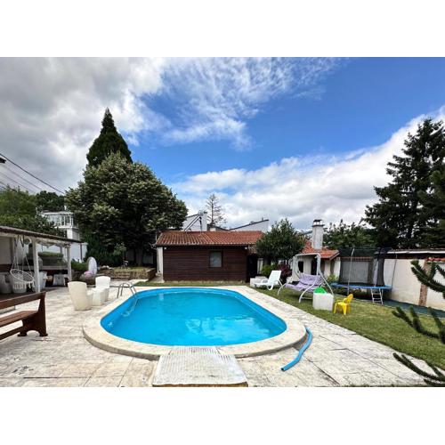 Lea Hause with swimming pool in Vitosha montain, jacuzzi and free parking