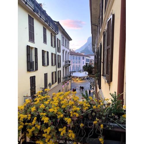 Lecco via Roma