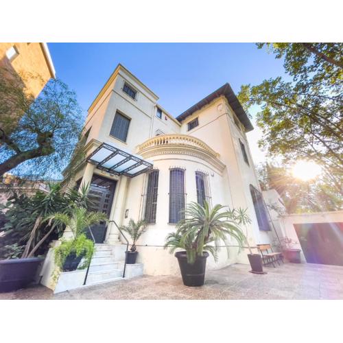 Leevin Student Barcelona