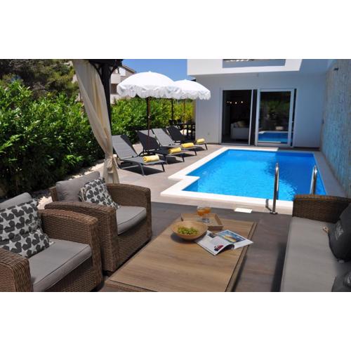 Lemon beach house