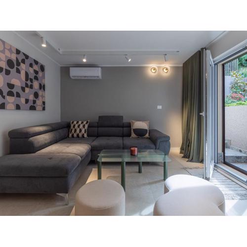 Lemon tree apartment