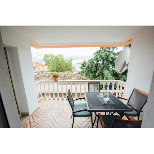 Lenić apartman, free private parking