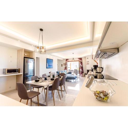 Leo - Unique Glyfada Apartment
