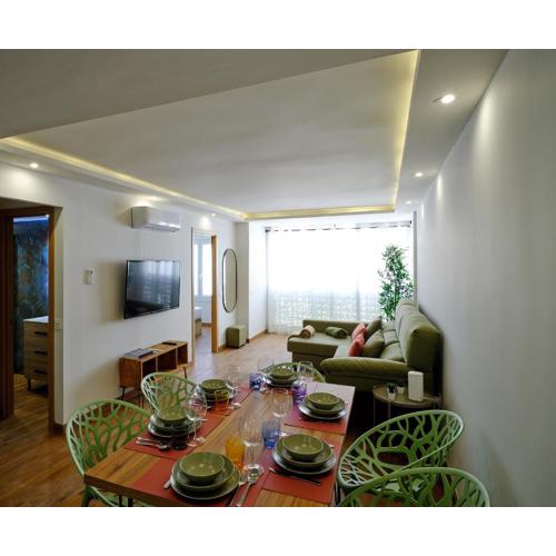 Leo Home- bright & centric 3 bedrooms apartment with private parking included