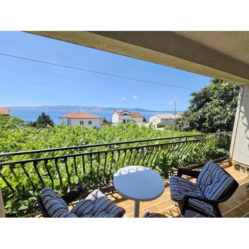 LEO ROOM 1 NV - Room for 2 persons with bathroom and balcony (no kitchen)