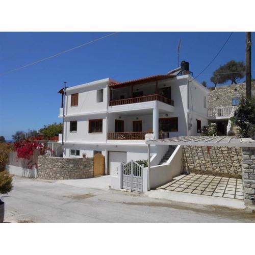 Leonidas Comfortable holiday residence