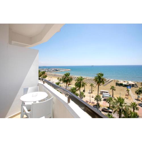 Les Palmiers Beach Boutique Hotel & Luxury Apartments
