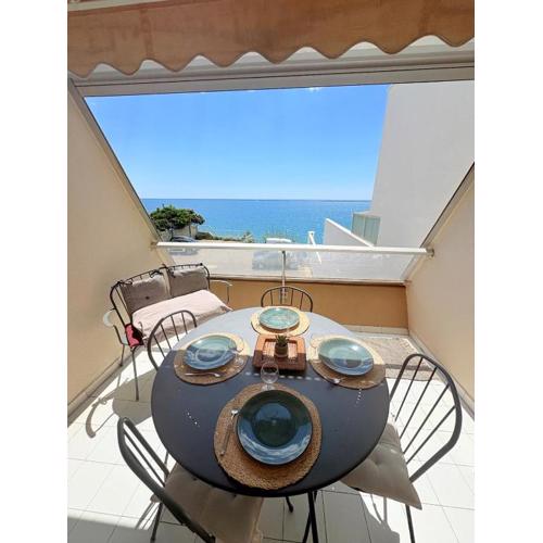 Les Sables Fins, Joli Appartement Front de Mer, 1 min des plages, Parking