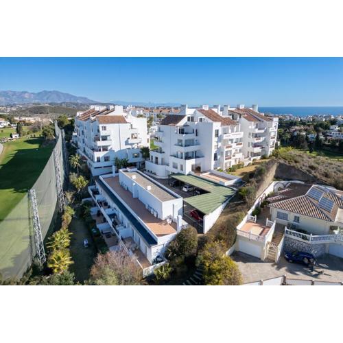 Lets in the Sun Golf Gardens Apartment