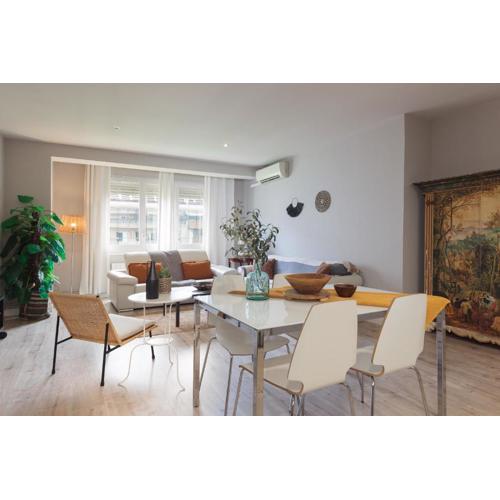 LetsGo Diagonal Avenue Apartment