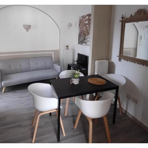 leuca bis house
