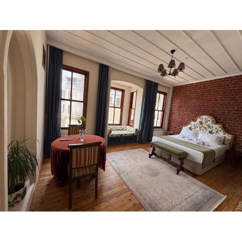 Levant Pension de Luxe