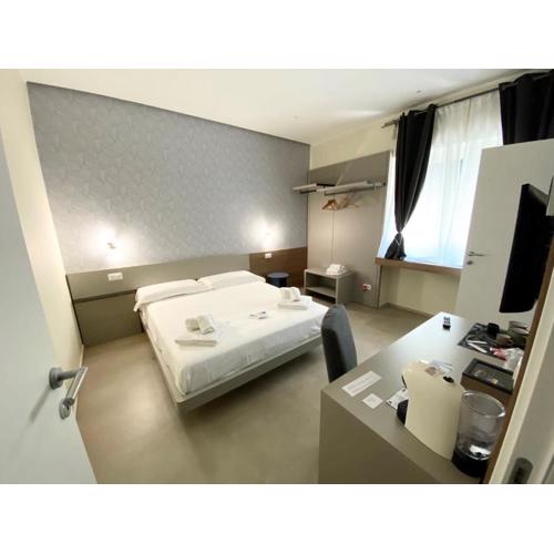 Levante apartment and room