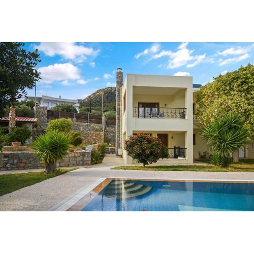 Liakoto Villa with private pool and jacuzzi