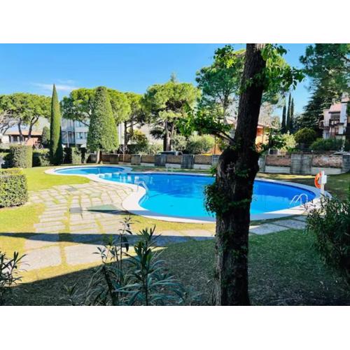 LIDO GALEAZZI GIANT POOL