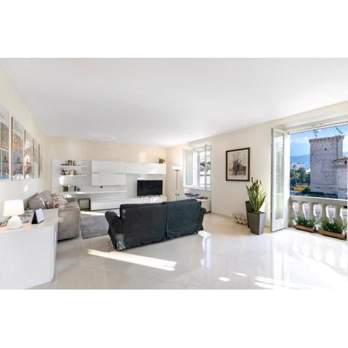 Life & View Luxury Apartment