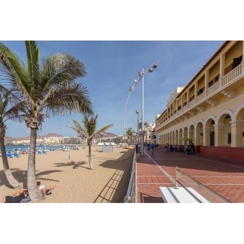 Lightbooking junto a la Playa Canteras