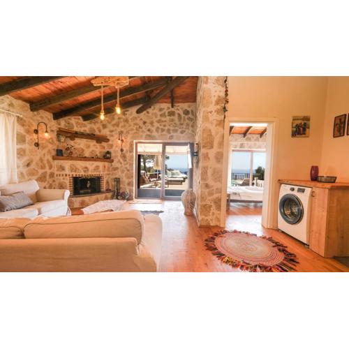 Likya House - Deniz ve Doğa Manzaralı, Havuzlu