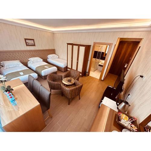 Lily Rooms