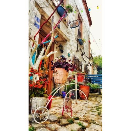 Lilyum Alaçatı - Taş Ev