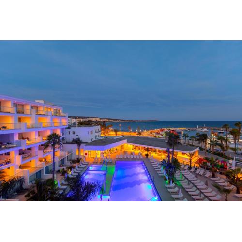 Limanaki Beach Hotel & Suites