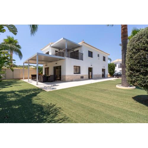 Lime 3-Bedroom Villa in Protaras