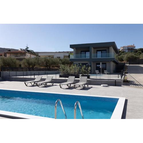 LIMI Deluxe Suites