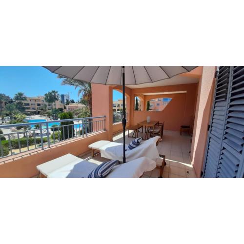 Limnaria - Superb, Modern 1BR Apt With Pool Views