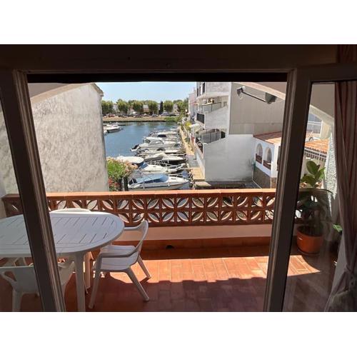 Lindo apartamento con vistas al puerto Mistral