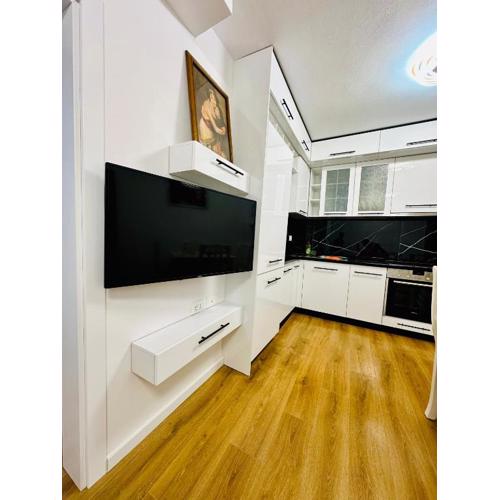 Lit Apartment