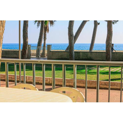 LITORAL COSTA DORADA - PINS I MAR Only families