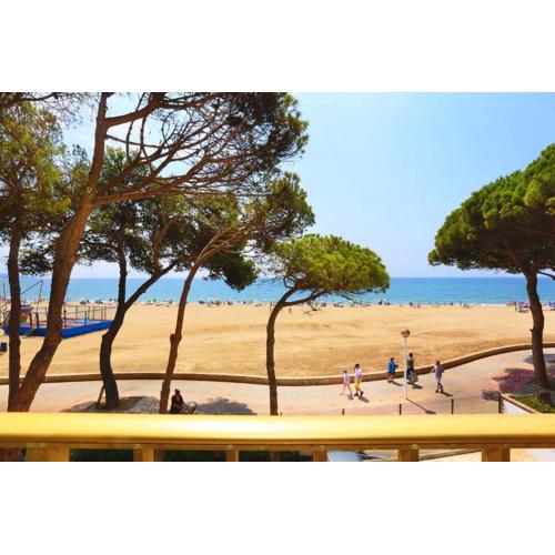 LITORAL COSTA DORADA - PLAYMAR Only families