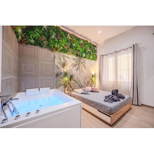 Little Bangkok - Luxury SPA Apartment
