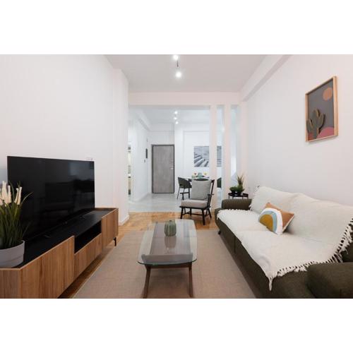 LIV - Comfortable & Stylish Escape in Pagrati