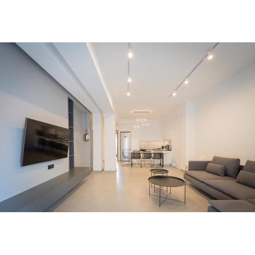 LIV - Luminous & Spacious in Pagrati