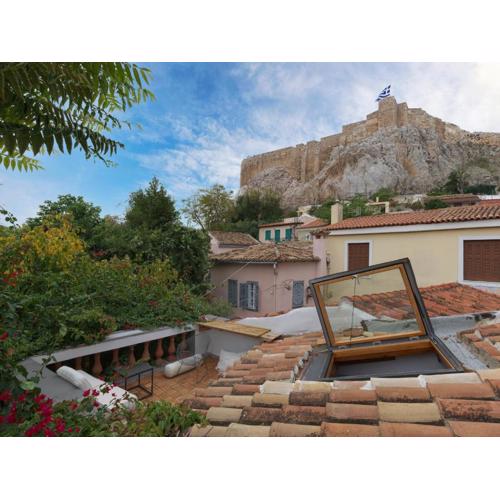 Live at the Acropolis shadow - under super scenic Anafiotika