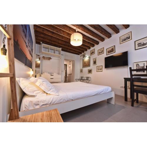 Lively Castello comfort room private bath & privacy