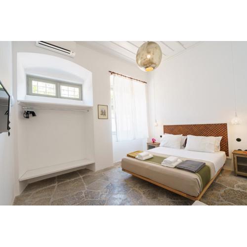 LIVIN Hydra Garden Suite