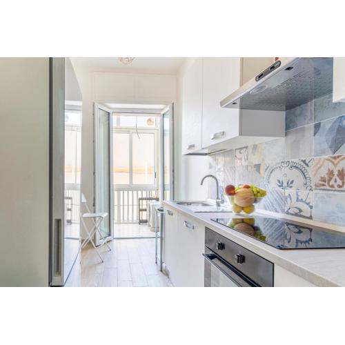 Livorno- Lungomare Viale Italia Bright Apartment!
