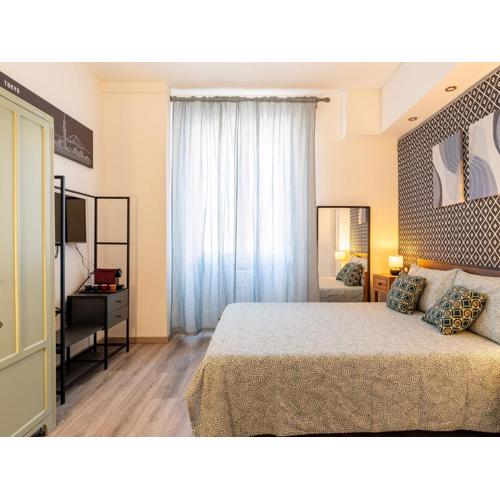 Livorno Central and Modern 2 Apts & 1 Room!