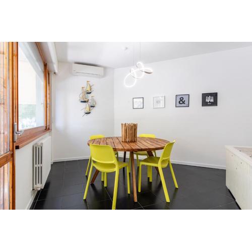 Livorno Sea View Flat W/ Balconies near the Beach!