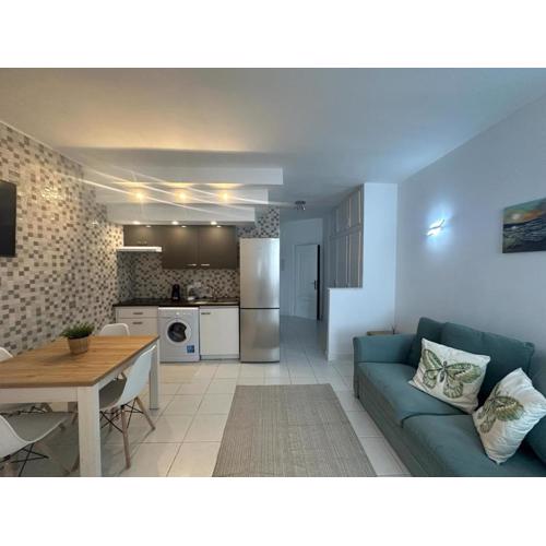 Liwia beautiful apartment in the first Oceanline in Los Cristianos.