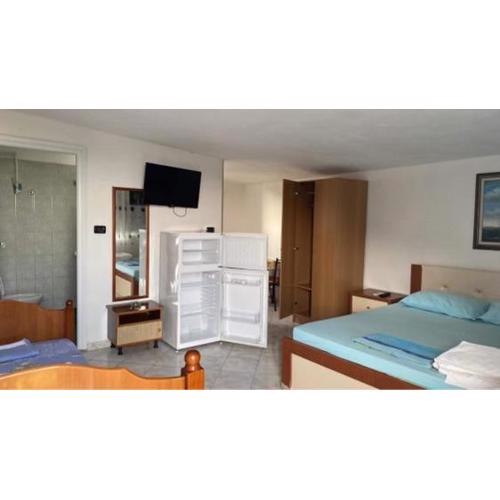 Llambro Rooms