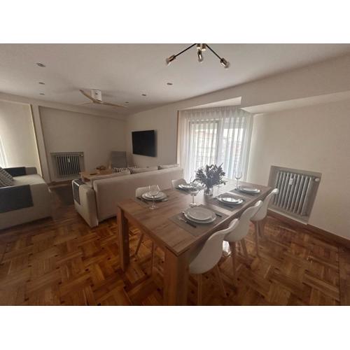 Llanes Suite VUT-6201-AS