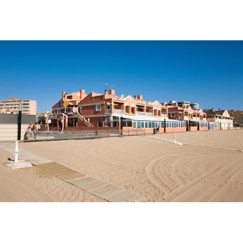 Lloyds Beach Club