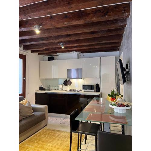 LN HOMES VENICE - Ca\