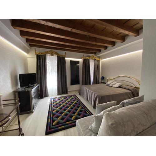 LN HOMES VENICE - San Marco Canal View
